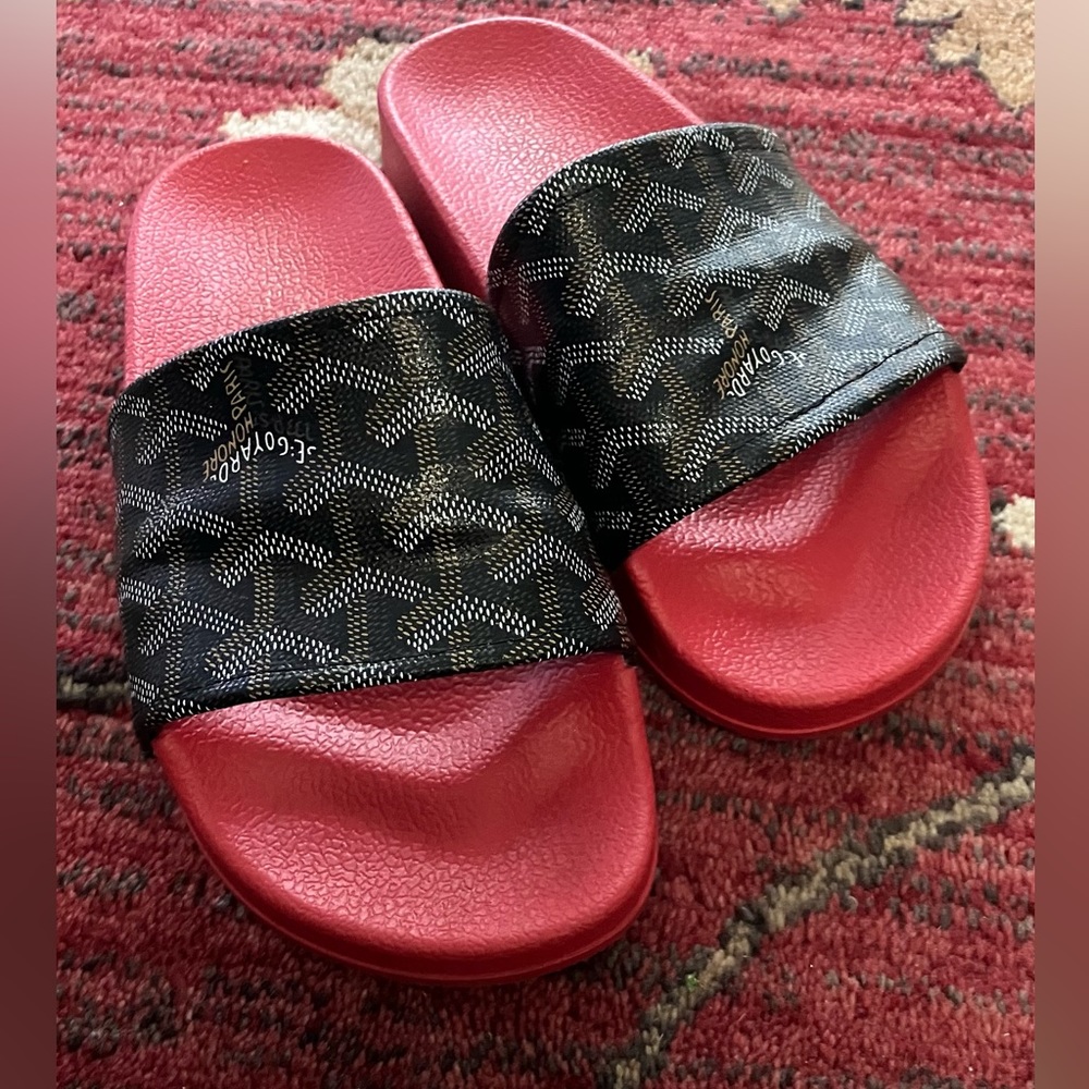 Custom Goyard slides